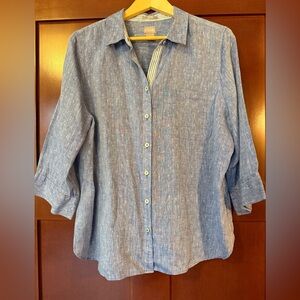Chico's Light Blue Patterned Linen No Iron Shirt with 3/4 Sleeves